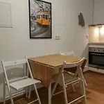 Vandrerhjem Castilho 63 & *