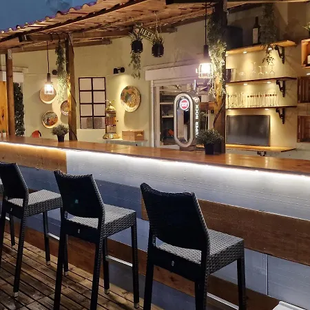 Auberge de jeunesse Castilho 63 &