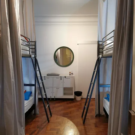 Hostel Castilho 63 *
