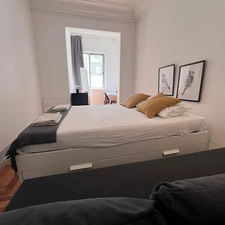 Auberge de jeunesse Castilho 63 &