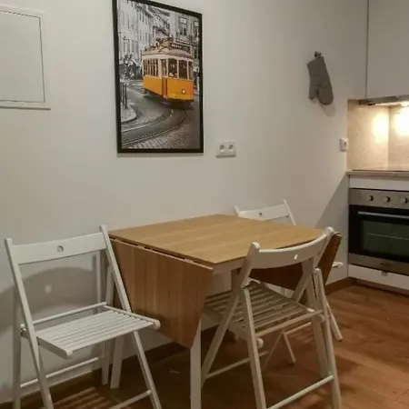 Auberge de jeunesse Castilho 63 & *