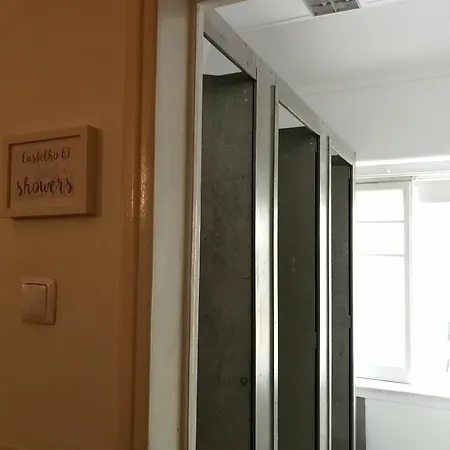 Auberge de jeunesse Castilho 63 & *