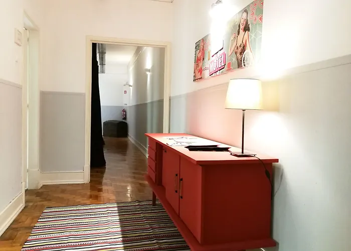 Vandrerhjem Castilho 63 & *